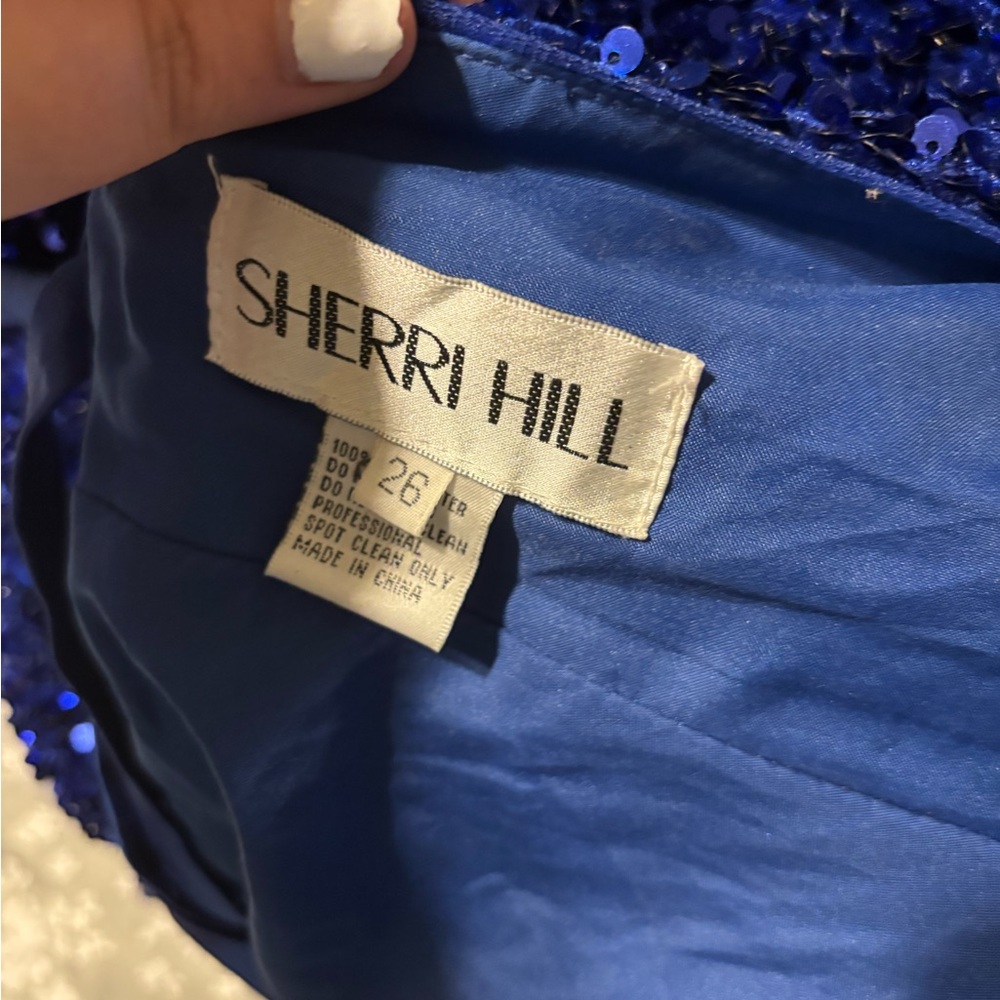 PLUS SIZE PROM DRESS! - Picture 7 of 8